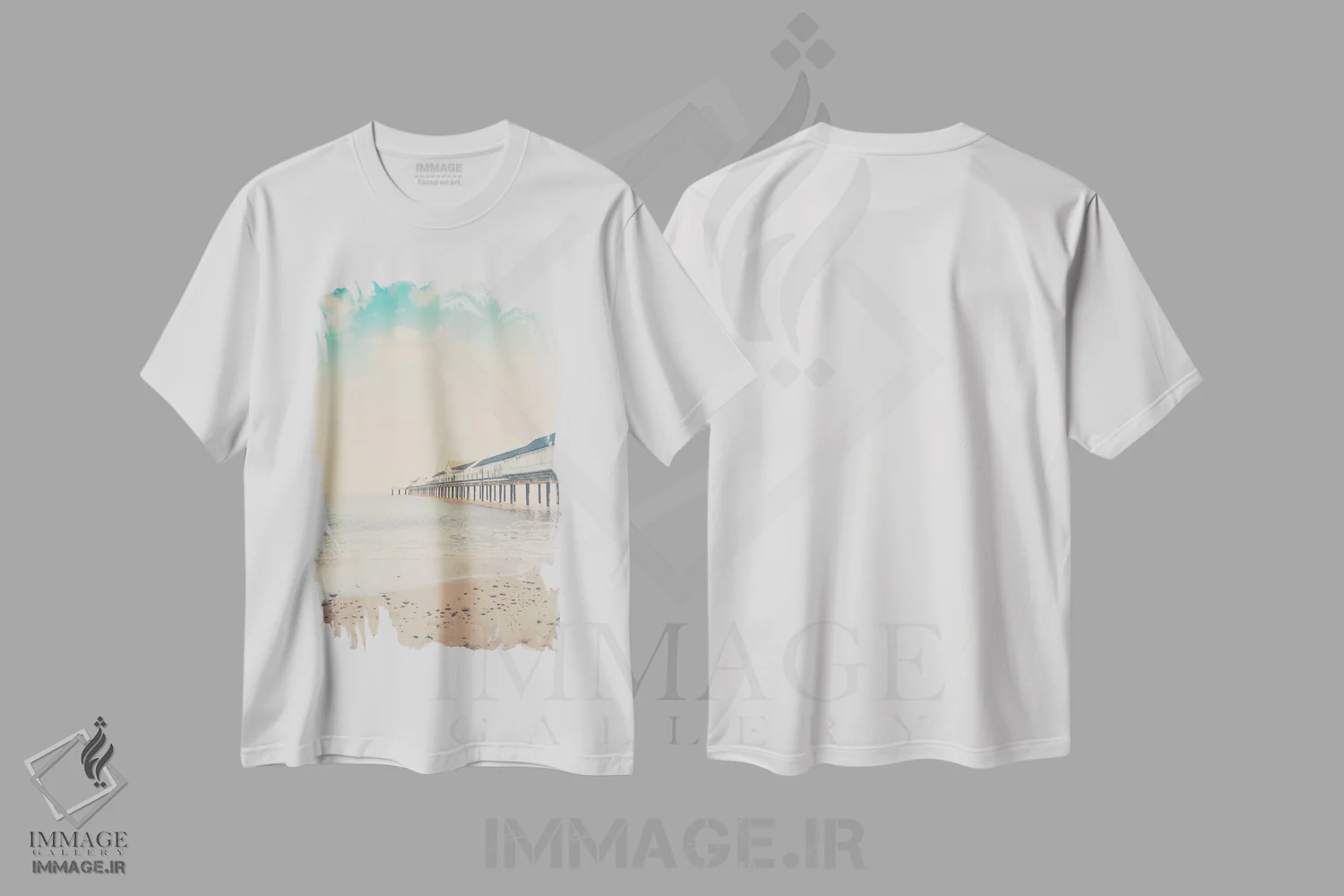 تیشرت سفید طرح دار اسکله ساوت وُلد، دکور ساحلی اثر لورا ایوانز | فروشگاه ایماژ