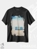 تیشرت مشکی طرح دار کلبه های ساحلی چرموس، دکور ساحلی اثر لورا ایوانز | immage.ir