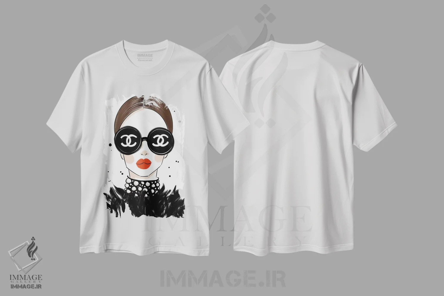 تیشرت سفید طرح دار عینک آفتابی شنل، تزئینی اثر لا فَم ژوژو | immage.ir