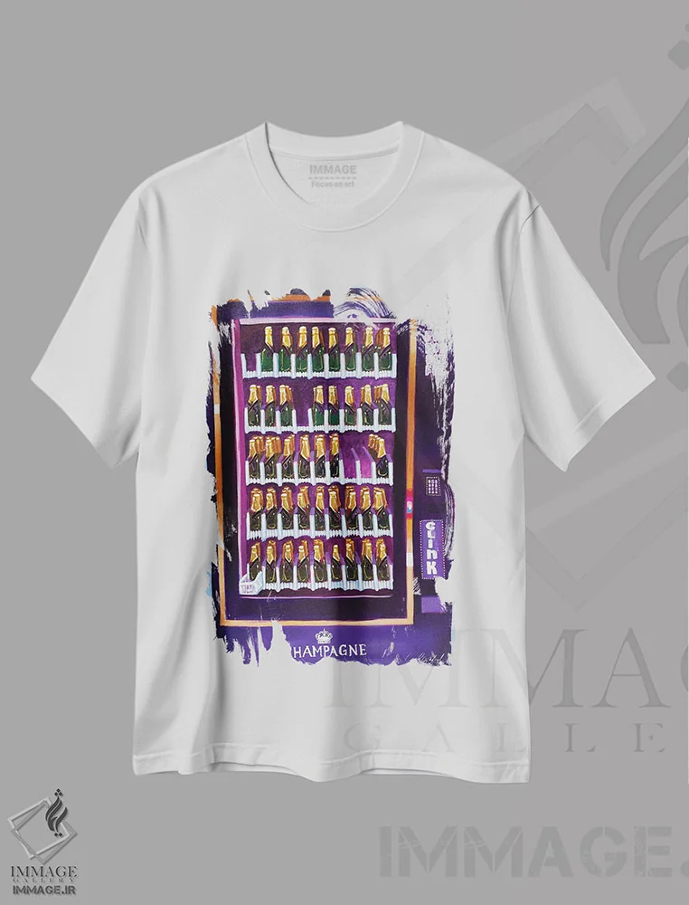 تیشرت سفید طرح دار دستگاه فروش خودکار شامپاین، دکور معاصر اثر لورِل گرینفیلد | immage.ir