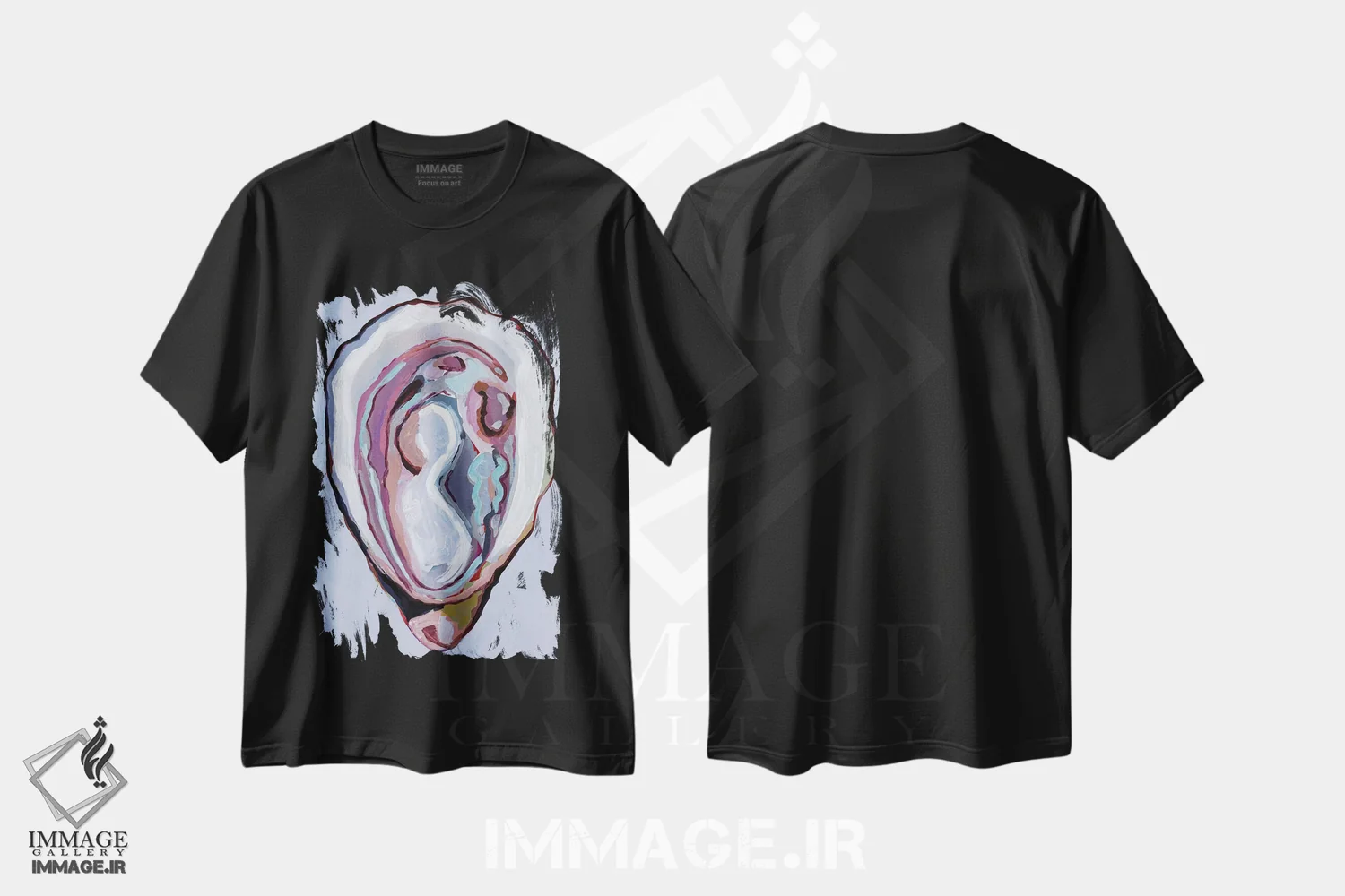 تیشرت مشکی طرح دار صدف در رنگ های پاستلی، هنر فاخر معاصر اثر لورِل گرینفیلد | immage.ir