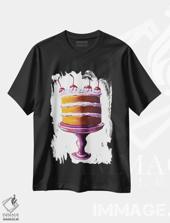 تیشرت مشکی طرح دار کیک با گیلاس روی آن، تزئینی اثر لورِل گرینفیلد | فروشگاه ایماژ