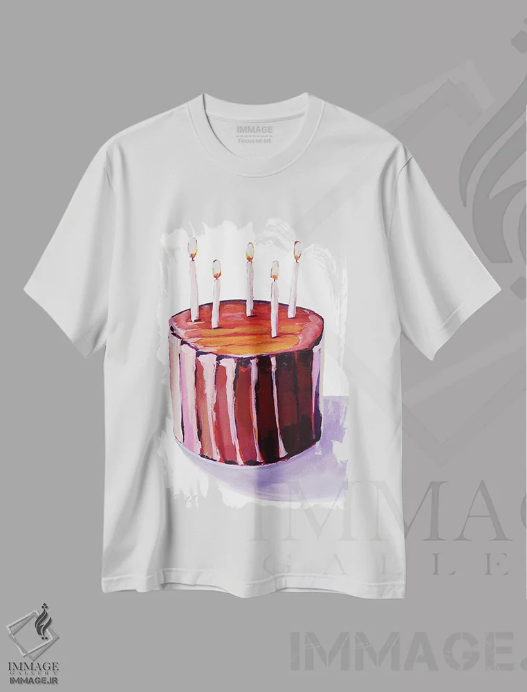 تیشرت سفید طرح دار کیک تولد شکلاتی، مدیوم اثر لورِل گرینفیلد | immage.ir