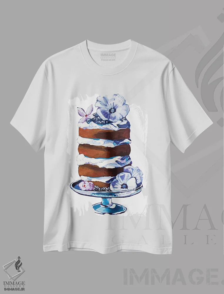 تیشرت سفید طرح دار کیک تمشک و هیبیسکوس، تزئینی اثر لورِل گرینفیلد | immage.ir