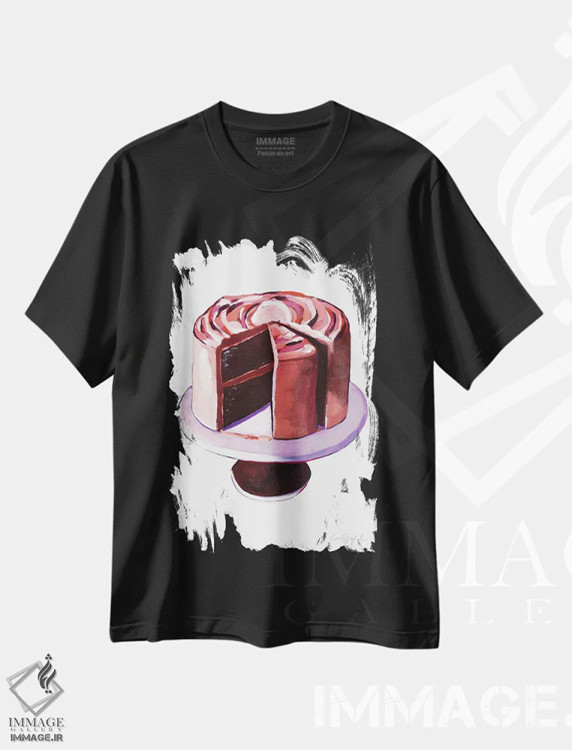 تیشرت مشکی طرح دار کیک شکلاتی و یک برش از آن، مدیوم اثر لورِل گرینفیلد | immage.ir