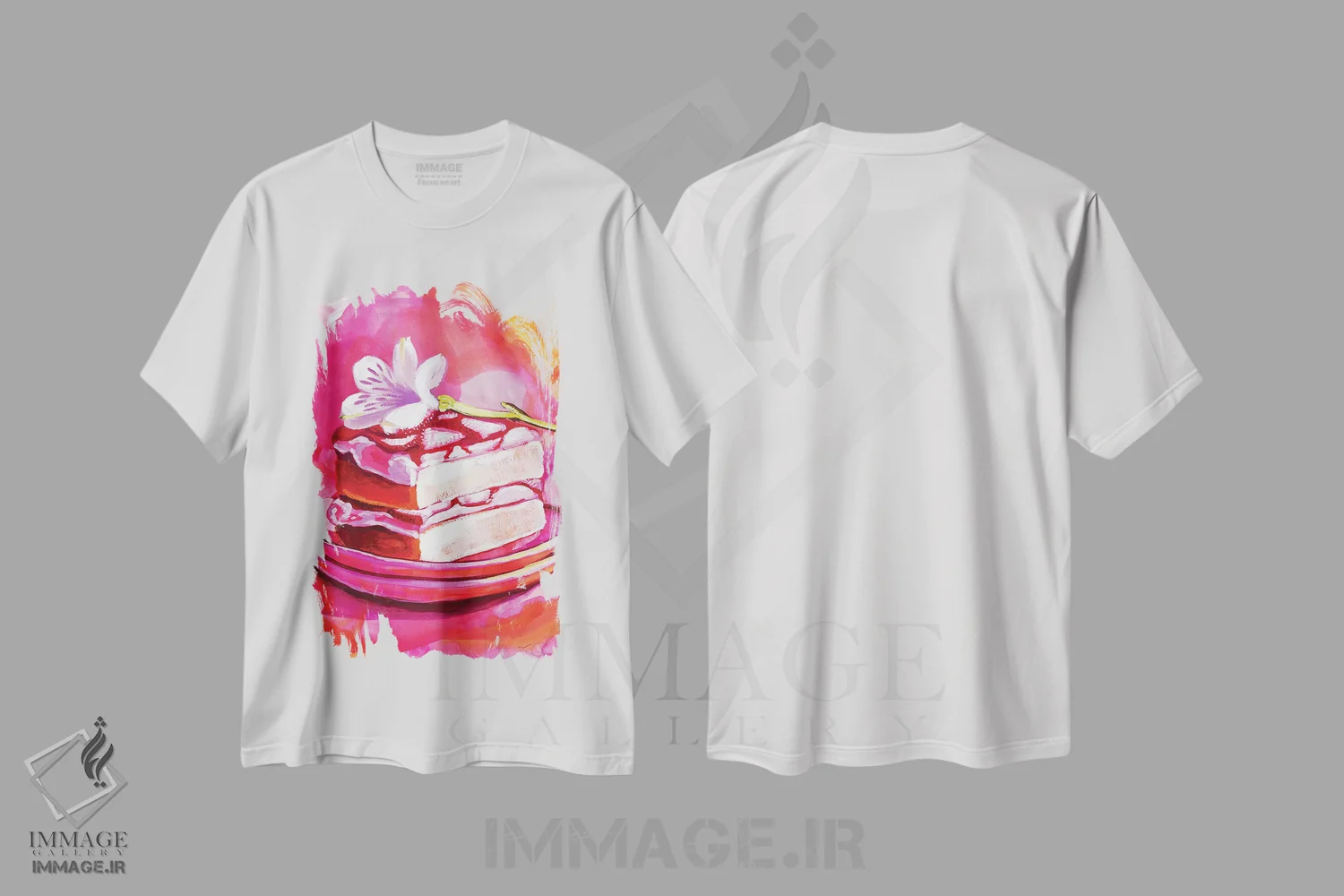 تیشرت سفید طرح دار کیک گل توت فرنگی، مدیوم اثر لورِل گرینفیلد | فروشگاه ایماژ