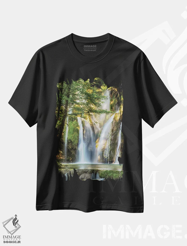 تیشرت مشکی طرح دار آبشار، تزئینی اثر لارس فان ده خور | فروشگاه ایماژ