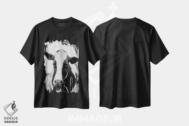 تیشرت مشکی طرح دار در چراگاه، عکاسی سیاه و سفید اثر لارس فان ده خور | immage.ir