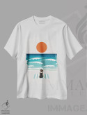 تیشرت سفید طرح دار منظرهٔ گربه شماره ۶۲، دکور ساحلی اثر لیم هنگ سوی | فروشگاه ایماژ
