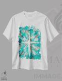 تیشرت سفید طرح دار شکوهِ فیروزه ای اثر ال. هیویت | immage.ir