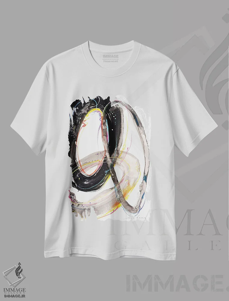 تیشرت سفید طرح دار چرخش های مارپیچ ۲ اثر سو بنگ لیم | immage.ir
