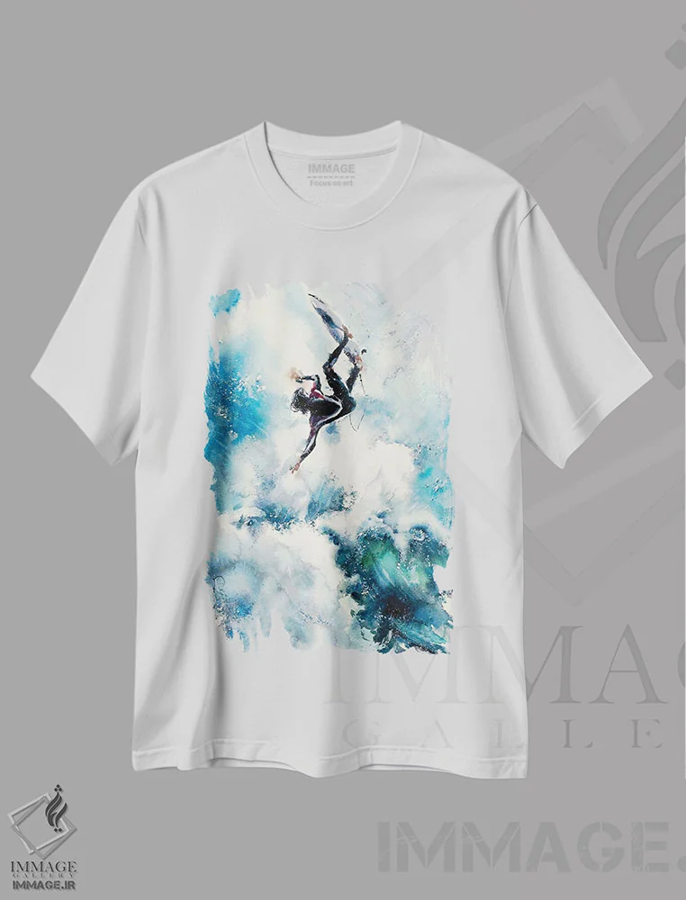 تیشرت سفید طرح دار موج سواری بهشتی، دکور ساحلی اثر سو بنگ لیم | immage.ir