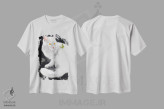 تیشرت سفید طرح دار لحظه پروازآمیز، مدیوم اثر سو بنگ لیم | immage.ir