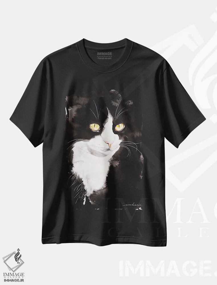 تیشرت مشکی طرح دار پرتره من... اوو، مدیوم اثر سو بنگ لیم | فروشگاه ایماژ