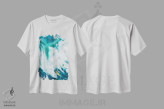 تیشرت سفید طرح دار موج سواری افراطی، دکور ساحلی اثر سو بنگ لیم | immage.ir
