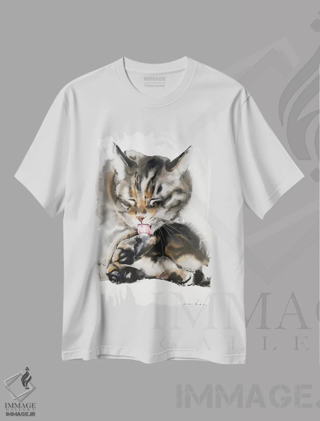 تیشرت سفید طرح دار گربه در حال تیمار II، تزئینی اثر سو بنگ لیم | فروشگاه ایماژ