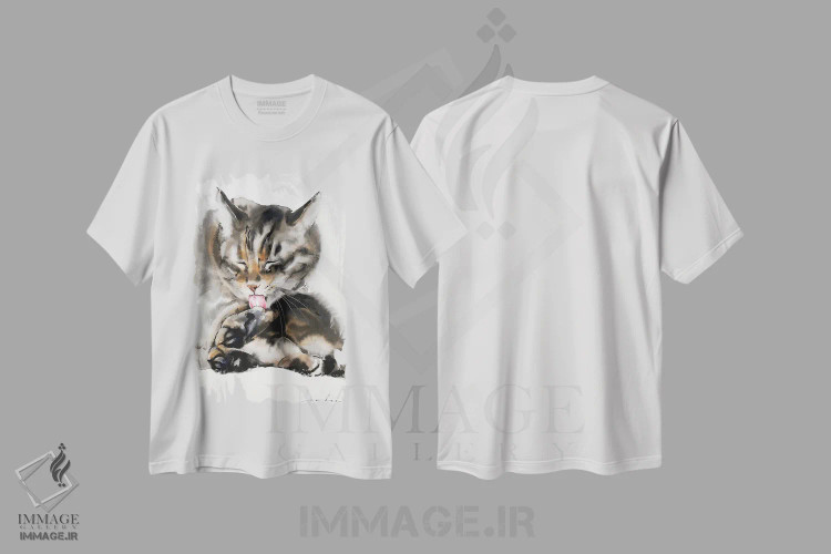 تیشرت سفید طرح دار گربه در حال تیمار II، تزئینی اثر سو بنگ لیم | فروشگاه ایماژ