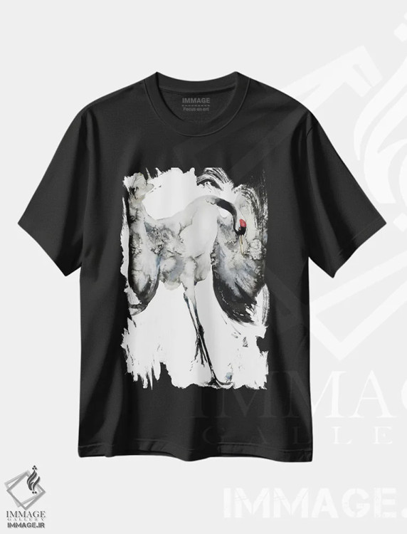 تیشرت مشکی طرح دار درنای جهنده، دکور آسیایی اثر سو بنگ لیم | immage.ir