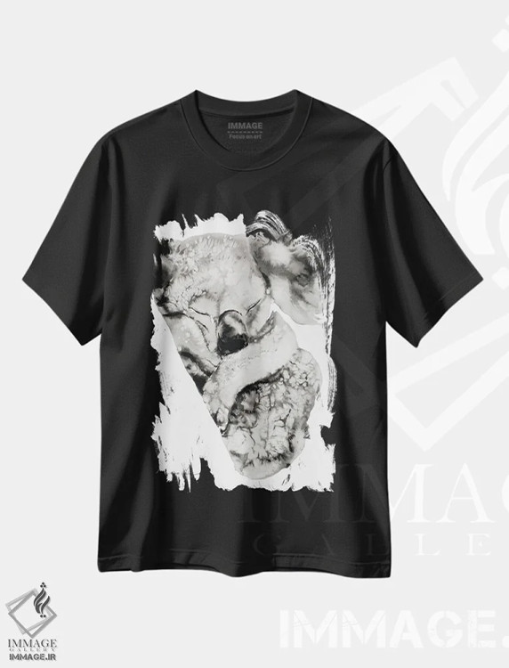 تیشرت مشکی طرح دار چشمک کوآلا، هنر فاخر معاصر اثر سو بنگ لیم | فروشگاه ایماژ