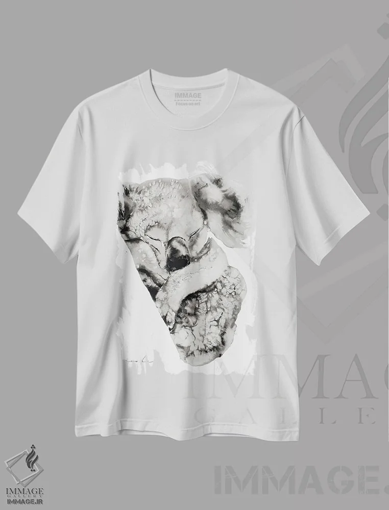 تیشرت سفید طرح دار چشمک کوآلا، هنر فاخر معاصر اثر سو بنگ لیم | immage.ir