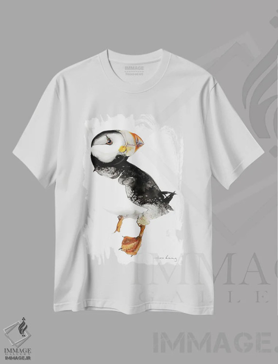 تیشرت سفید طرح دار شگفتی ماهی مرغ دریایی، دکور معاصر اثر سو بنگ لیم | immage.ir