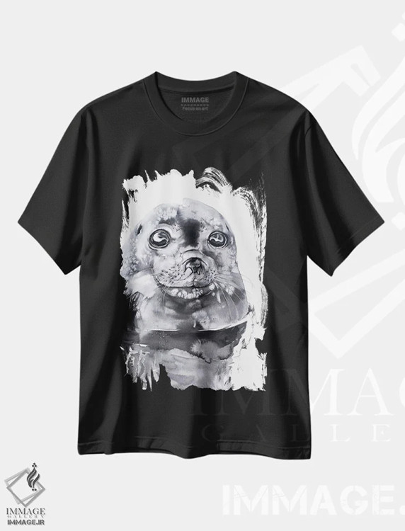 تیشرت مشکی طرح دار تأیید نمادین، دکور معاصر اثر سو بنگ لیم | فروشگاه ایماژ