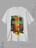 تیشرت سفید طرح دار کالیفرنیا، تایپوگرافی اثر هنرمند ناشناس | immage.ir
