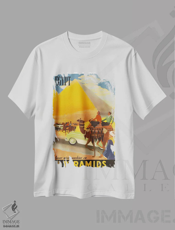 تیشرت سفید طرح دار مصر: هرگز آفتاب اهرام را از دست ندهید، تایپوگرافی اثر هنرمند ناشناس | immage.ir