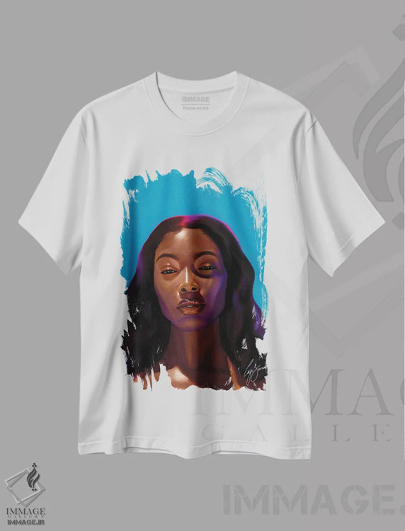 تیشرت سفید طرح دار حال و هوا، هنر آمریکایی آفریقایی تبار اثر لاژی سَنوسی | immage.ir