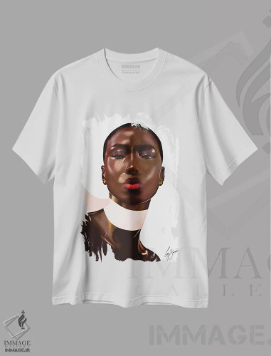 تیشرت سفید طرح دار عشق او در لیبریا جای دارد، هنر آمریکایی آفریقایی تبار اثر لاژی سَنوسی | فروشگاه ایماژ