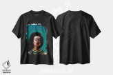 تیشرت مشکی طرح دار ملکه، هنر آمریکایی آفریقایی تبار اثر لاژی سَنوسی | فروشگاه ایماژ