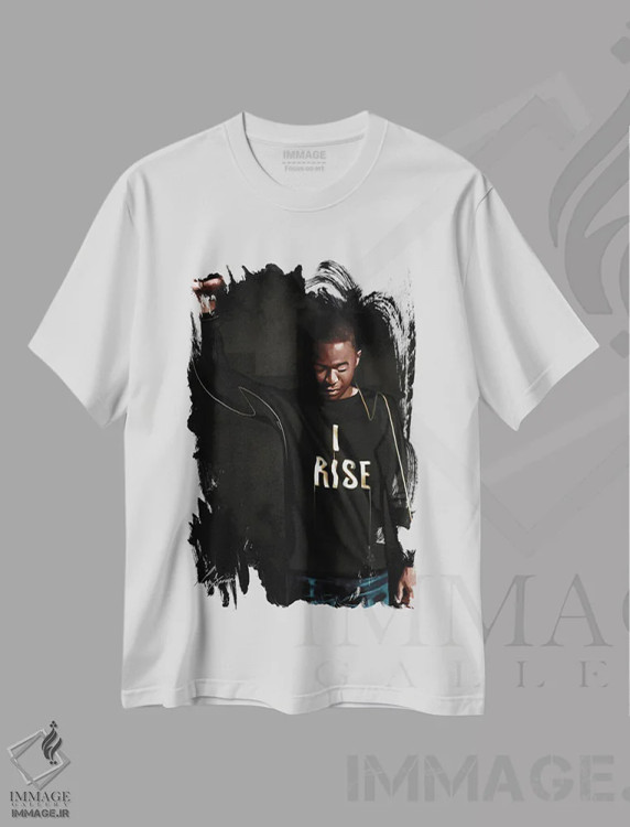 تیشرت سفید طرح دار دنیا مال توست، هنر آمریکایی آفریقایی تبار اثر لاژی سَنوسی | immage.ir