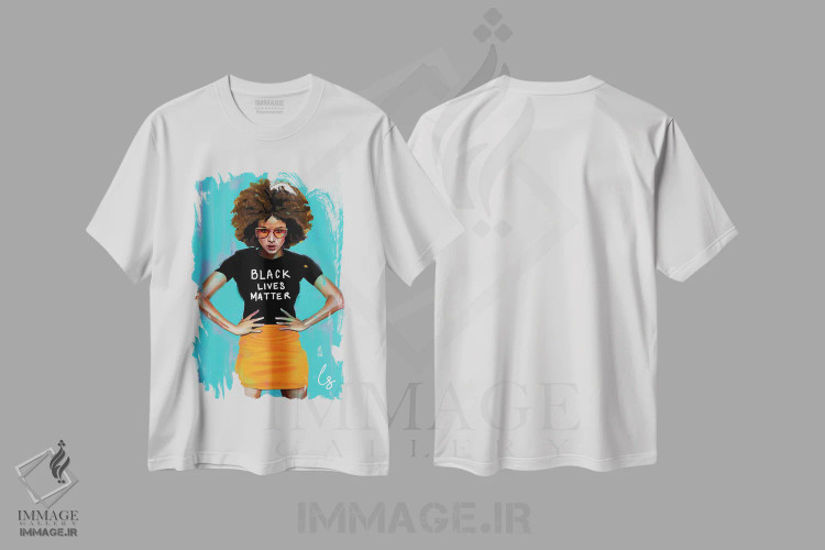 تیشرت سفید طرح دار همیشه، هنر آمریکایی آفریقایی تبار اثر لاژی سَنوسی | immage.ir