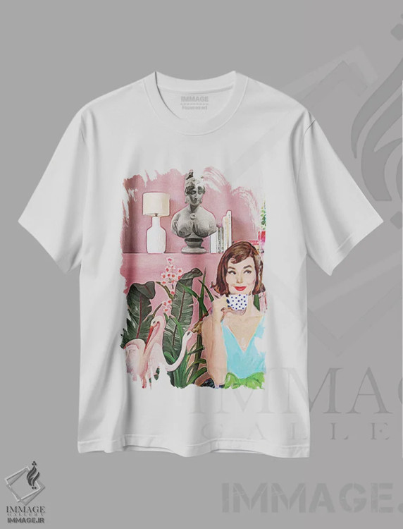 تیشرت سفید طرح دار لبخند شیطنت آمیز، باربیکور اثر لوسی کلیمنکو | فروشگاه ایماژ