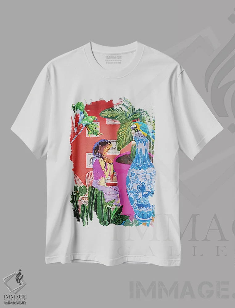 تیشرت سفید طرح دار سرقت گوشواره مرواریدی، باربیکور اثر لوسی کلیمنکو | immage.ir