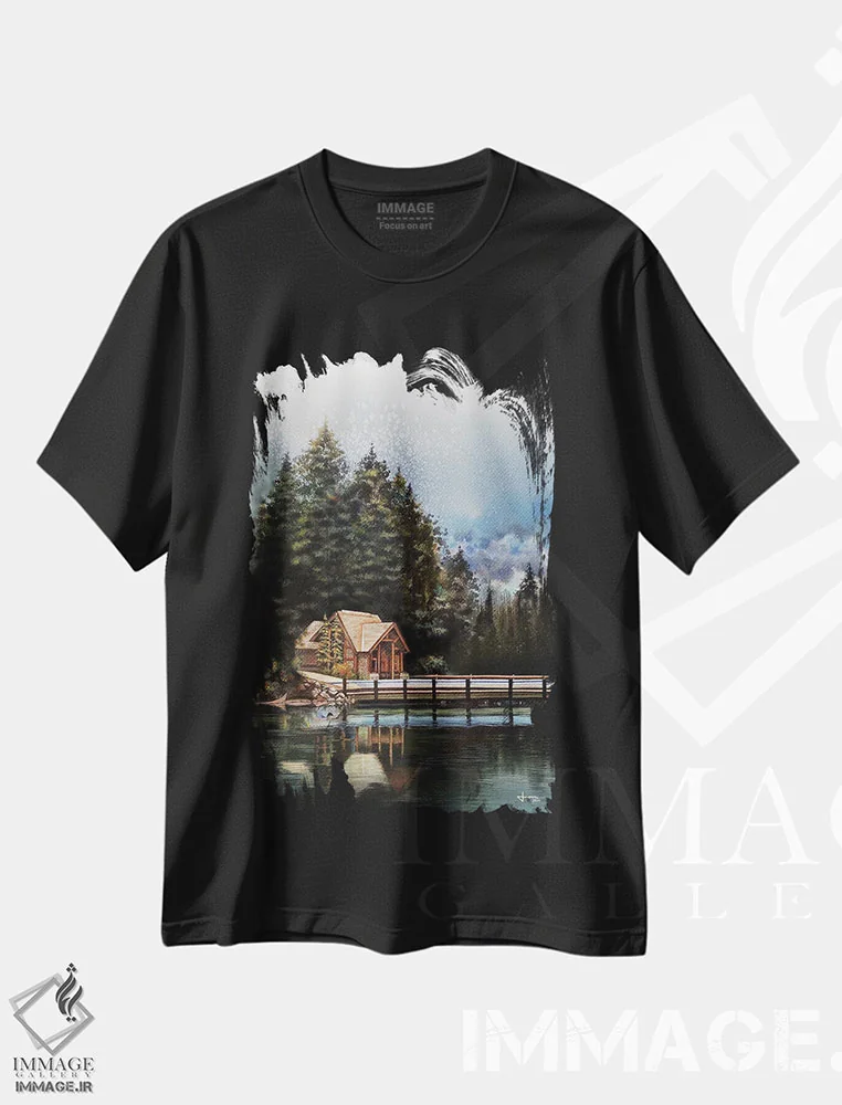 تیشرت مشکی طرح دار نسیم، دکور کلبه و لژ اثر لیام کوموات | immage.ir