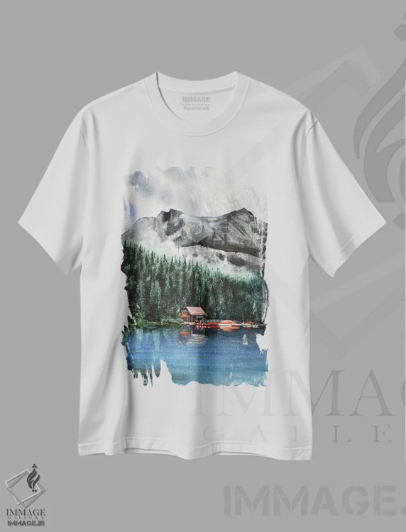 تیشرت سفید طرح دار نسیم، دکور کلبه و لژ اثر لیام کوموات | immage.ir