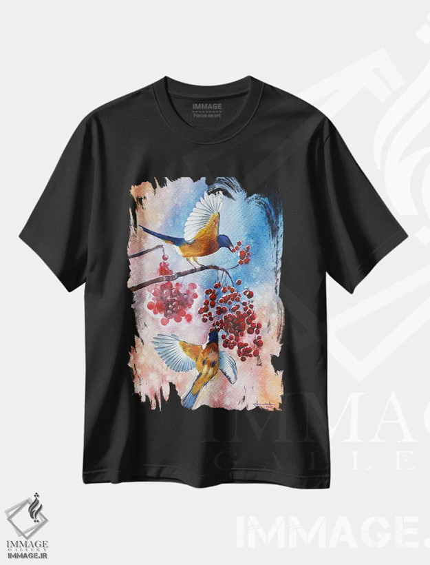 تیشرت مشکی طرح دار پارسنگ کبود، دکور کلبه و لژ اثر لیام کوموات | فروشگاه ایماژ