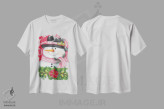 تیشرت سفید طرح دار آدم برفی و بنت قونسول، دکور تعطیلات اثر لیزا کندی | فروشگاه ایماژ