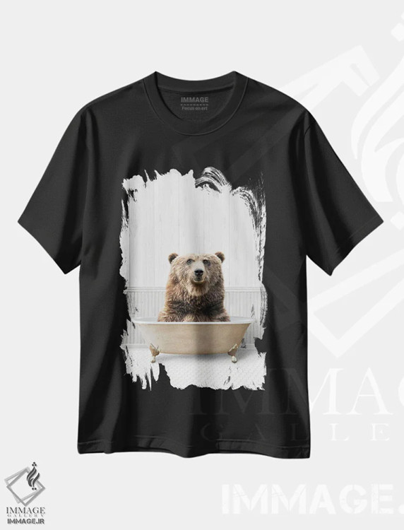 تیشرت مشکی طرح دار خرس زمان حمام، دکور کلبه و لژ اثر لِتِرد اند لایند | فروشگاه ایماژ