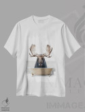 تیشرت سفید طرح دار گوزن شمالی زمان حمام، دکور کلبه و لژ اثر لِتِرد اند لایند | فروشگاه ایماژ