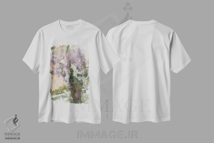 تیشرت سفید طرح دار یاس بنفش در نور، تزئینی اثر لِتِرد اند لایند | immage.ir
