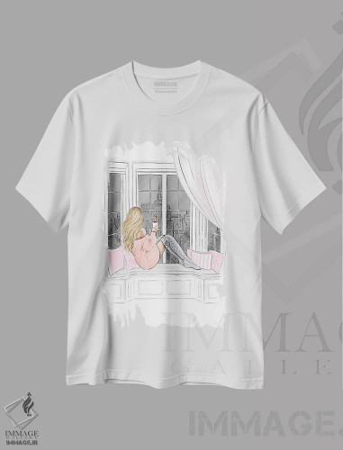 تیشرت سفید طرح دار شب دلنشین؛ دختر بلوند، مدیوم اثر لالانا آرتس | فروشگاه ایماژ