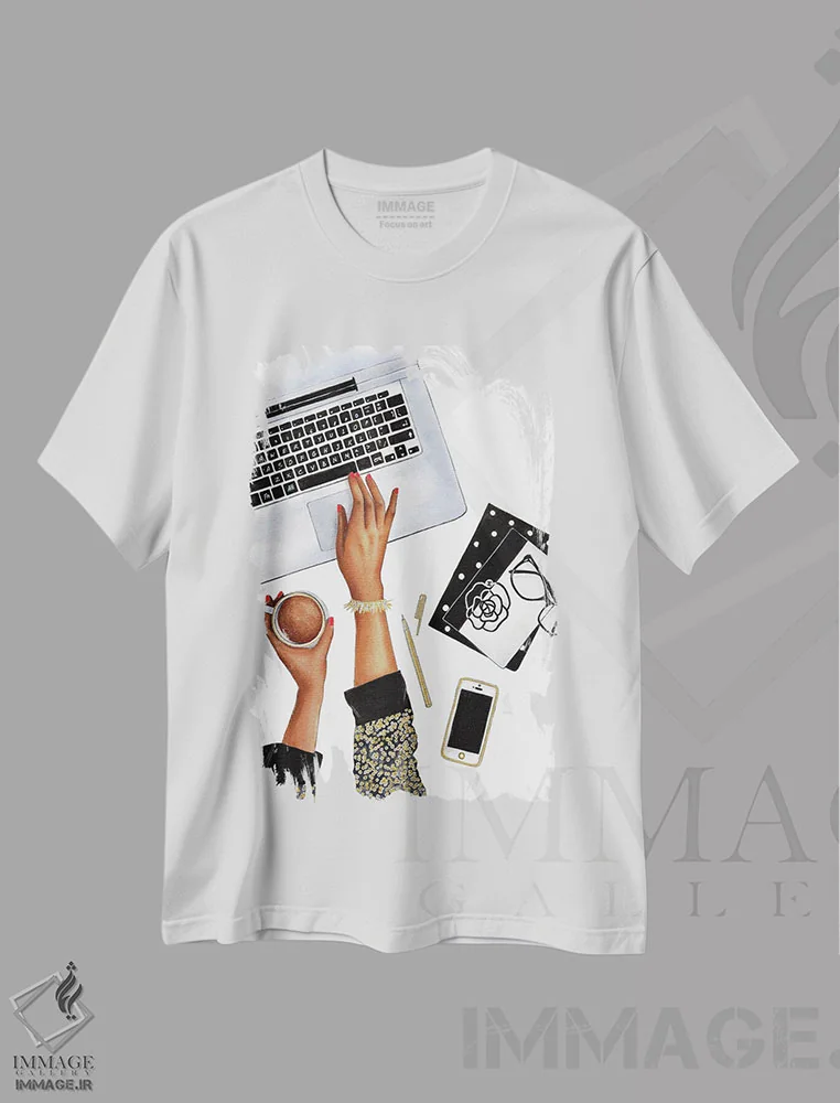 تیشرت سفید طرح دار زمان کار، مدیوم اثر لالانا آرتس | immage.ir