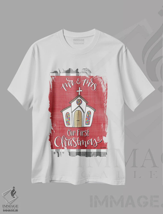 تیشرت سفید طرح دار آقای و خانم کریسمس، تابلو و عبار ت های کریسمسی اثر لیزا لارسون | immage.ir