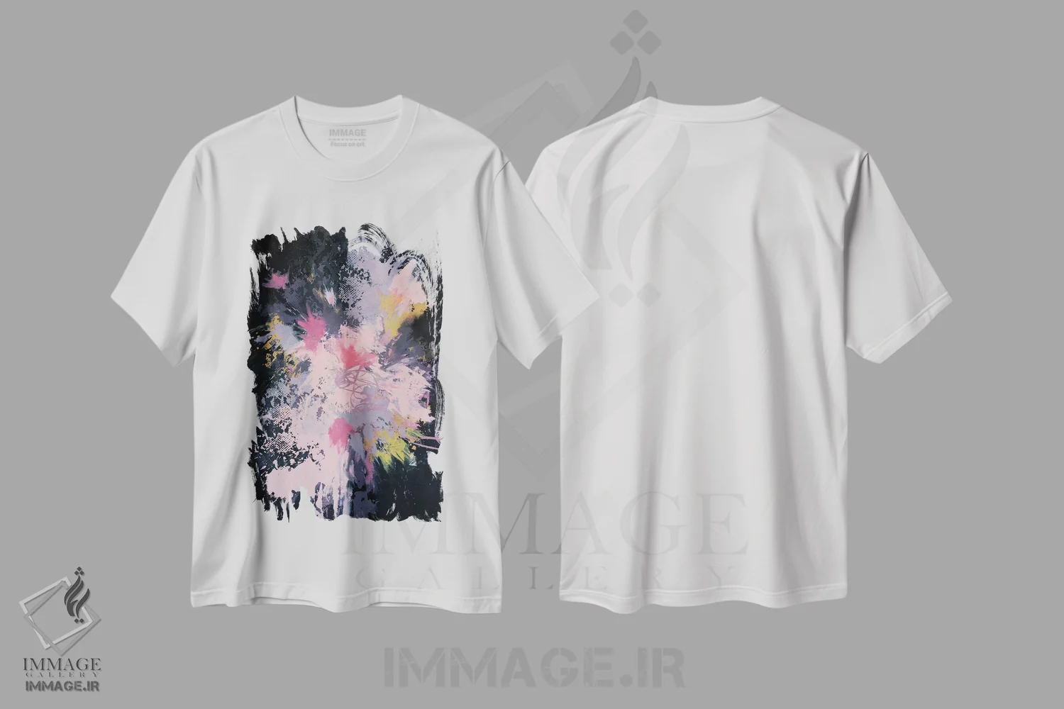 تیشرت سفید طرح دار رهایی مشت خالص اثر لورا مِی دوریس | immage.ir