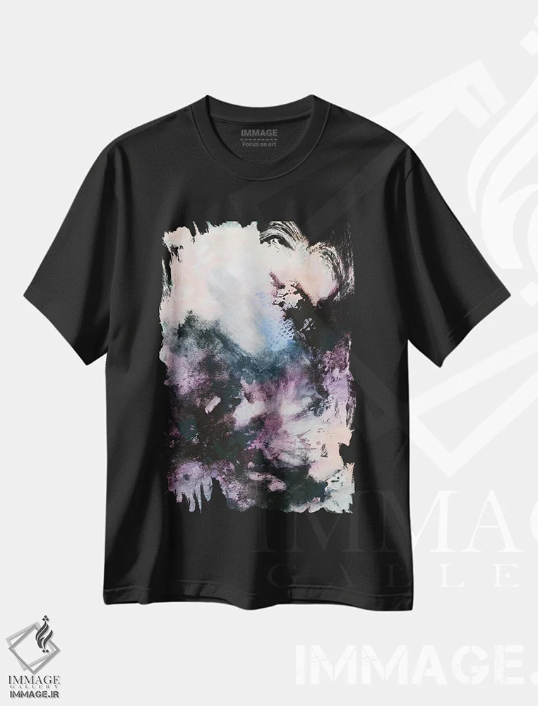 تیشرت مشکی طرح دار آسمان بنفش اثر لورا مِی دوریس | immage.ir