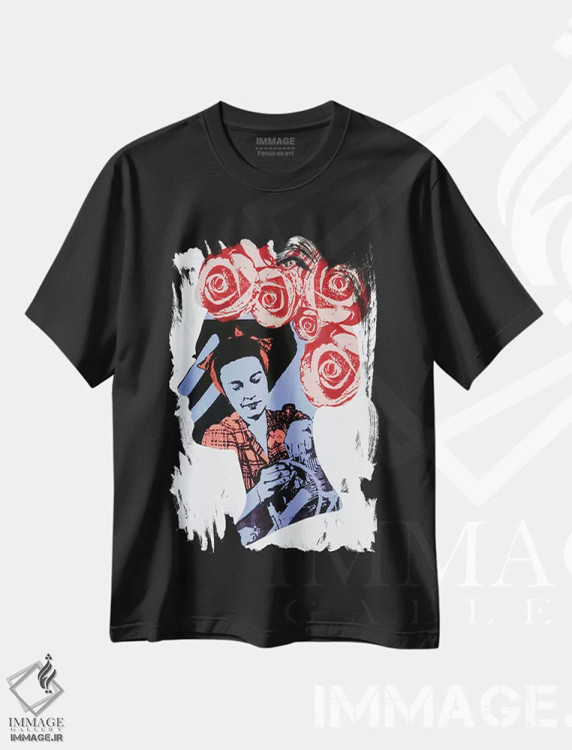تیشرت مشکی طرح دار رُزی، هنر فاخر معاصر اثر لورا مِی دوریس | فروشگاه ایماژ