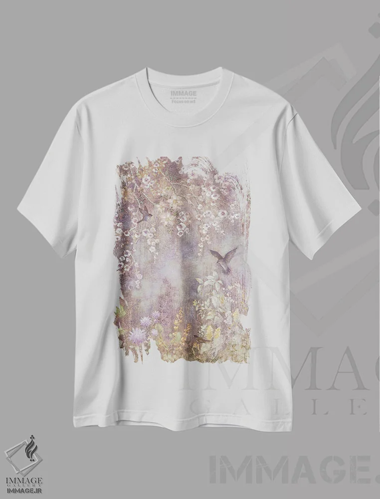 تیشرت سفید طرح دار باغ گرگ ومیش، تزئینی اثر لیزا مری کیندلی | فروشگاه ایماژ