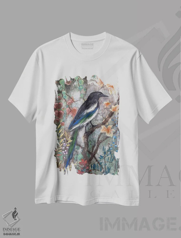 تیشرت سفید طرح دار کلاغ زاغی، تزئینی اثر لیزا مری کیندلی | فروشگاه ایماژ